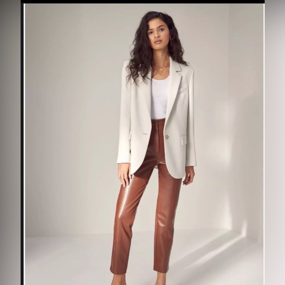 Wilfred Jackets & Blazers - Wilfred Aritzia Nostalgia Blazer in Bone White - Women's Size small